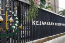 Kejari Pekanbaru Tuai Sorotan di Balik Kasus SPPD dan Makan Minum DPRD