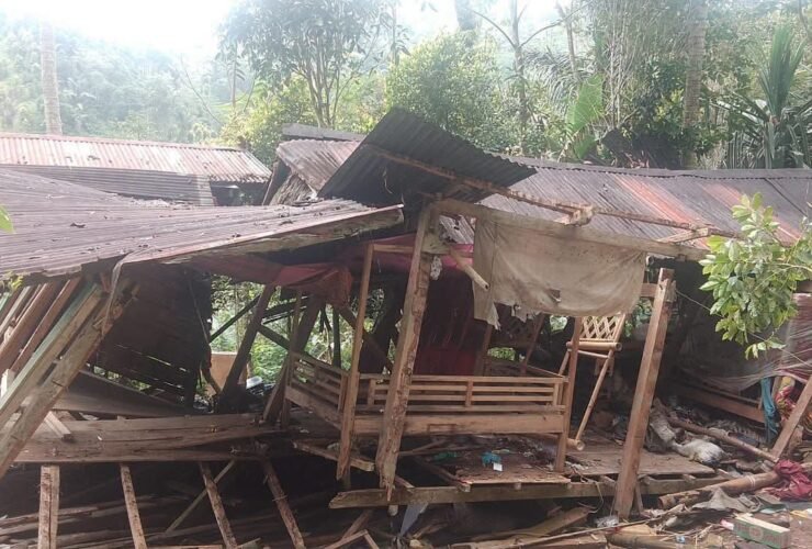 Rumah Warga Miskin di Kabupaten Sinjai Ambruk, Bupati dan Wabup Belum Buka Suara