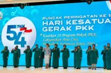 Foto Ketua Umum TP PKK Tri Tito Karnavian pada Puncak HKG PKK ke-54 di Makassar, Sulawesi Selatan