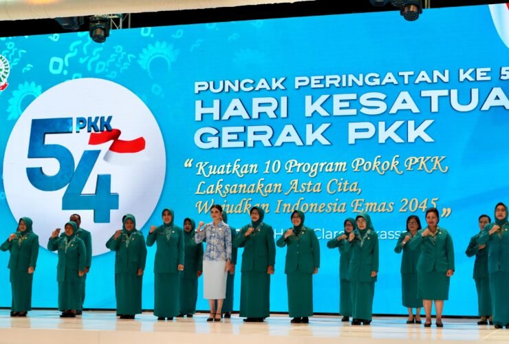 Foto Ketua Umum TP PKK Tri Tito Karnavian pada Puncak HKG PKK ke-54 di Makassar, Sulawesi Selatan