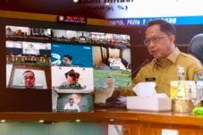 Foto Menteri Dalam Negeri Tito Karnavian memimpin Rapat Koordinasi Pengendalian Inflasi di Jakarta