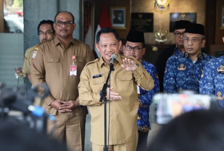 Tito Karnavian menegaskan Jembatan Enang-Enang Aceh ditangani pemerintah dan pembangunan jembatan baru segera dilakukan.