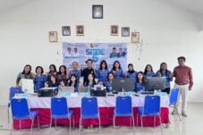 Foto bersama DJP Pemda Toraja Utara dan masyarakat dalam pelaksanaan program Sitoe Lima untuk layanan pengurusan legalitas usaha di Toraja Utara.