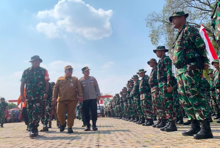 Apel kesiapsiagaan penanggulangan kebakaran hutan dan lahan yang digelar Kodim 0728/Wonogiri bersama Pemerintah Kabupaten Wonogiri di Alun-alun Giri Krida Bakti. (Foto/Agus/Insert Rakyat).