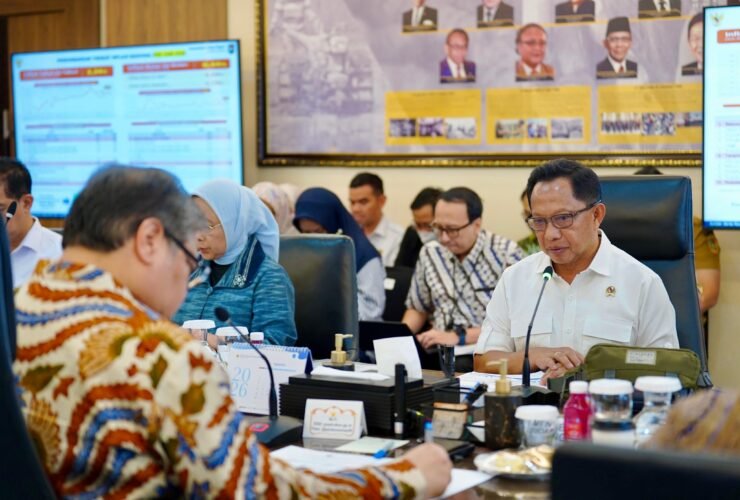 Menteri Dalam Negeri Muhammad Tito Karnavian menghadiri rapat koordinasi pengendalian inflasi di Jakarta. (Foto Puspen Kemendagri).