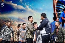 Foto Wakil Menteri Dalam Negeri Akhmad Wiyagus saat menyampaikan penguatan peran pemerintah daerah dalam mewujudkan Kedaulatan Kesehatan Indonesia 2045 di Bandung.