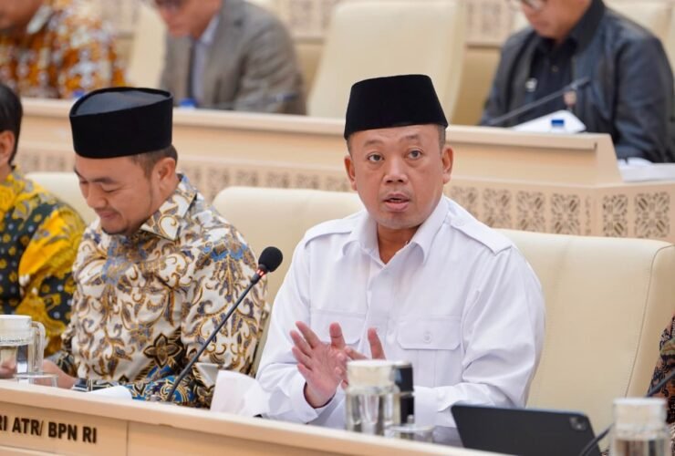 Foto Menteri ATR/BPN Nusron Wahid saat melaporkan realisasi anggaran Kementerian ATR/BPN di Gedung DPR RI Jakarta.