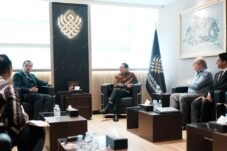 Menteri Kebudayaan RI Fadli Zon bertemu CEO Global Al Assembly Feliana Citradewi dan President of the Conference of European Imams Hassen Chalgoumi membahas diplomasi budaya dan kerja sama perfilman global.