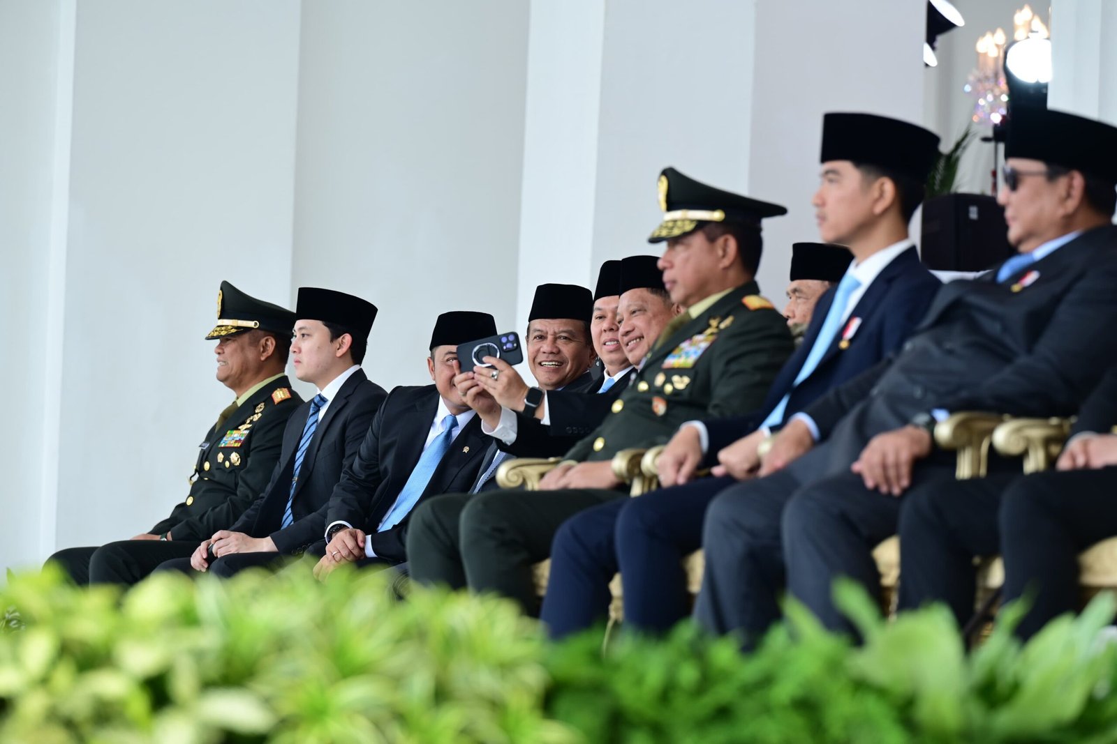 Mendagri Tito Hadiri Praspa TNI-Polri 2026, Presiden Prabowo Lantik 1.177 Perwira