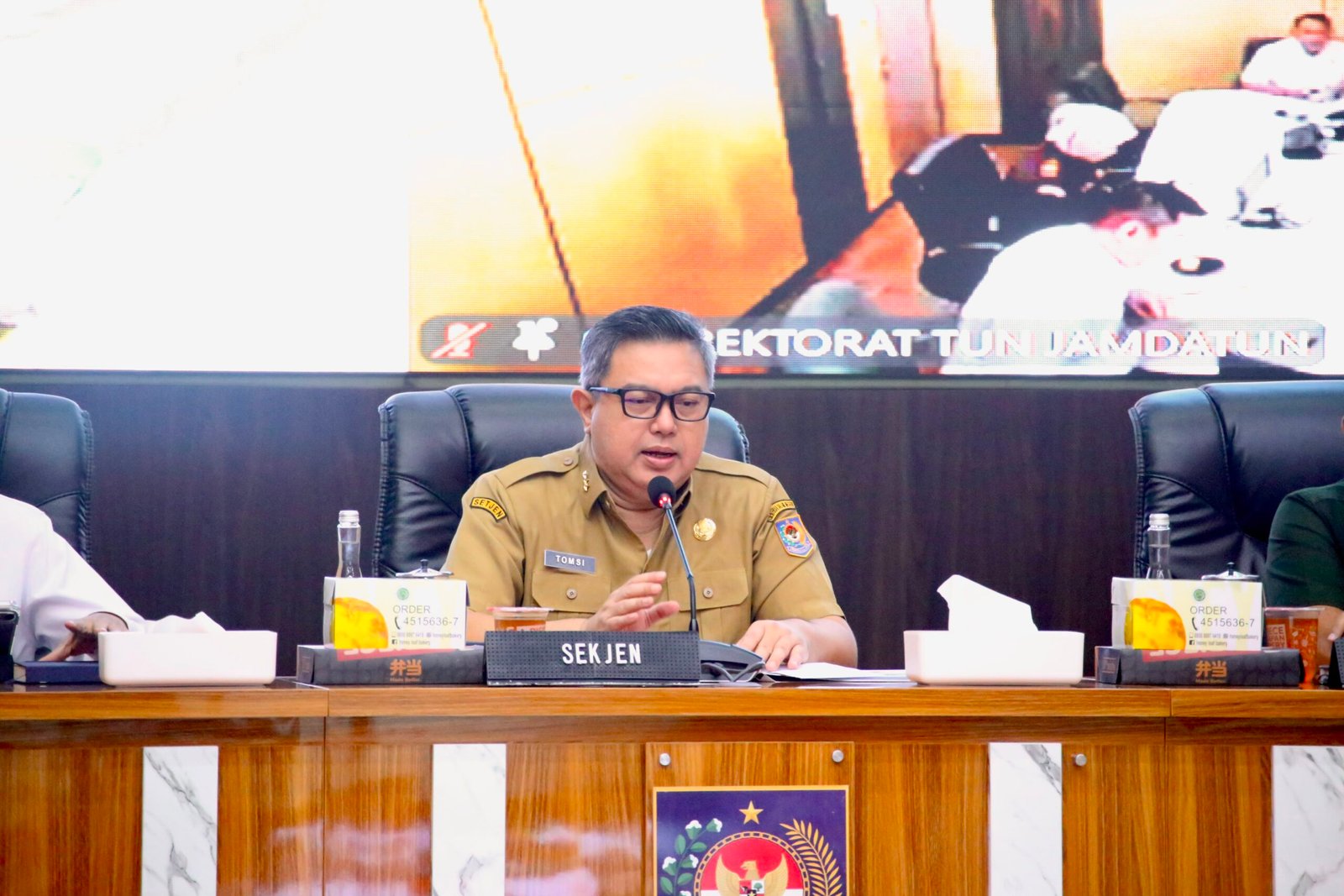 Sekretaris Jenderal Kemendagri Tomsi Tohir saat memimpin Rapat Koordinasi Pengendalian Inflasi