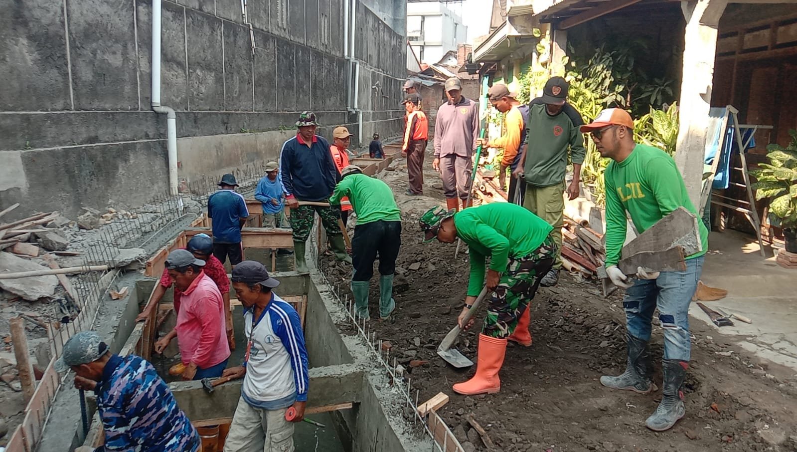 Satgas TMMD Kebut Perbaikan Saluran Air di Serengan