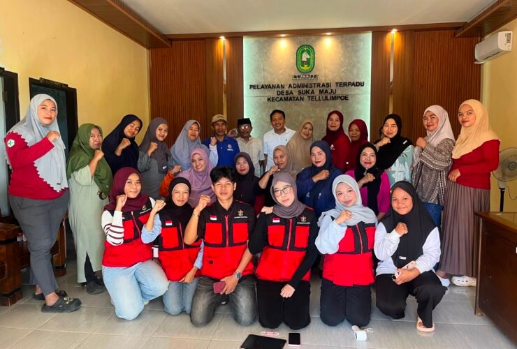 KKN-T Unhas Edukasi Adminduk Warga Desa Sukamaju