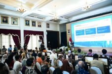 Menteri Komunikasi dan Digital Meutya Hafid menghadiri peluncuran Buku Peta Jalan Infrastruktur Digital Indonesia 2026-2030 yang diselenggarakan Kementerian PPN/Bappenas di Jakarta, Rabu (29/7/2026) mengatakan arah pembangunan digital nasional sejalan dengan tiga prinsip utama, yaitu tumbuh, terhubung, dan terjaga. Karena itu, pembangunan infrastruktur digital harus dirancang agar memberikan manfaat nyata bagi masyarakat sekaligus menjadi penggerak pertumbuhan nasional. Foto: Humas Kemkomdigi