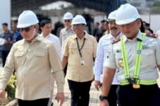 Kepala Staf Kepresidenan Saksikan WBP Lapas Tangerang Sulap Limbah Batu Bara Jadi Beton