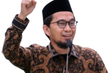 Ustadz Adi Hidayat menyampaikan pesan dakwah melalui kanal WhatsApp pada 9 Agustus 2026.