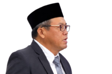 NURANI HAKIM MENJADI PENGADIL TERAKHIR