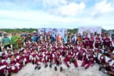 Ketua Umum TP PKK Salurkan Bantuan untuk Sekolah Rakyat Biak Numfor