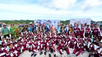 Ketua Umum TP PKK Salurkan Bantuan untuk Sekolah Rakyat Biak Numfor
