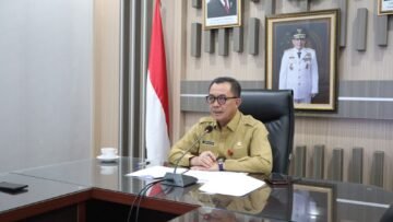 Kepala BSKDN Kemendagri Yusharto Huntoyungo saat membuka Focus Group Discussion (FGD) Pengukuran IPKD Tahun 2026 Provinsi Bali yang digelar secara virtual dari Kantor BSKDN, Senin (3/8/2026).