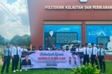 Spanduk Apresiasi Mahasiswa KKP Tertuju kepada T.A. Khalid - DPR RI