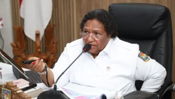 Wakil Menteri Dalam Negeri Ribka Haluk menyampaikan pemerintah akan mengirim tim lintas instansi untuk menyelidiki dugaan keracunan makanan yang menimpa sejumlah siswa di Kabupaten Jayapura, Papua.