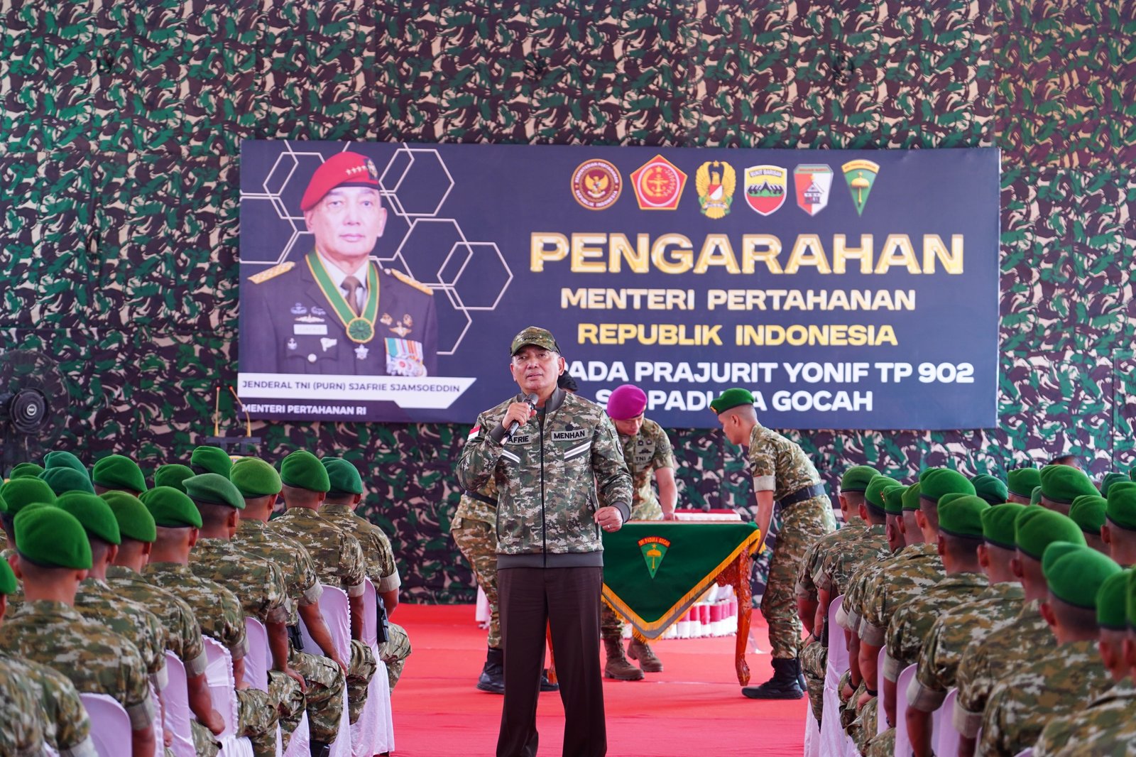 Menhan Tinjau Yonif TP 902/SPG, Motivasi Prajurit Muda