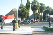 Kasdim 1409/Gowa Tegaskan Disiplin Lewat Upacara Bendera