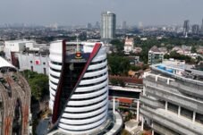 Pemeriksaan 16 saksi dilakukan terkait penyidikan dugaan tindak pidana korupsi dalam tata kelola program Makan Bergizi Gratis pada Badan Gizi Nasional.
