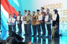 Tito Ajak Kementerian Beri Dukungan untuk Pemda Berprestasi : Banyak Kepala Daerah Baik - Baik