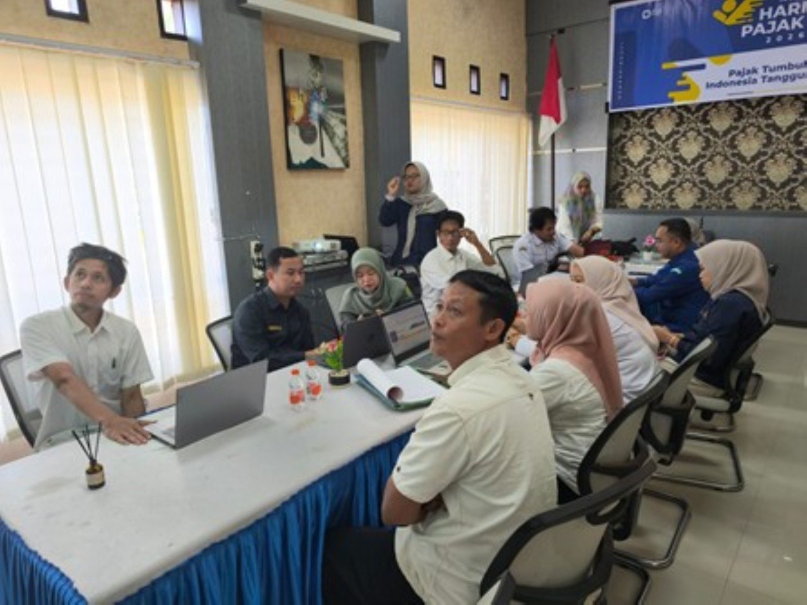Peserta Kelas Pajak KP2KP Masamba mempraktikkan penggunaan Coretax untuk memenuhi administrasi perpajakan instansi pemerintah. (ISMA/INSERTRAKYAT.COM).