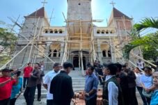 Wapres Tinjau Dampak Gempa NTT, Pastikan Warga Terlindungi.