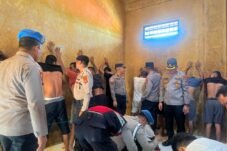 Wakapolres Aceh Timur mengecek ruang tahanan Polres Aceh Timur