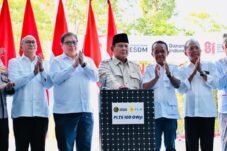 Presiden Prabowo Subianto saat meluncurkan program PLTS 100 GWp di Jembrana, Bali, Selasa, 25 Agustus 2026. Foto: BPMI Setpres.
