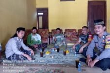 Serda Srianto, Babinsa Manyarejo Koramil 20/Plupuh, menghadiri Pengajian Akbar Lapanan MWC NU Kecamatan Plupuh di Masjid Darussalam, Desa Manyarejo, Sragen, Kamis (27/8/2026). Sumber foto: Agus Kemplu.