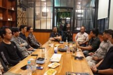 Mahasiswa Sidoarjo Diajak Saring Informasi Sambil Ngopi