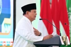 Presiden Prabowo Subianto menyampaikan program MBG saat Muktamar ke-35 NU di Jombang.