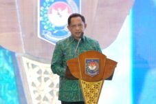 Mendagri Tito Karnavian saat memberikan sambutan di Badung Bali