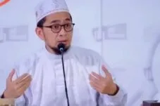 Ustaz Adi Hidayat Bagikan Pesan Penyejuk Jiwa Lewat WhatsApp, Ajak Umat Menata Hati dan Iman