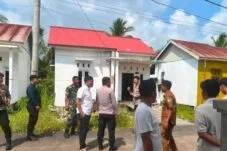 Foto: Personel Polres Tanjung Jabung Barat di lokasi kejadian.