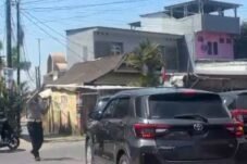 Hasan Fadhlyh Urai Macet Panjang di Gowa