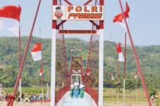 Jembatan Merah Putih Presisi (foto Divhumas).