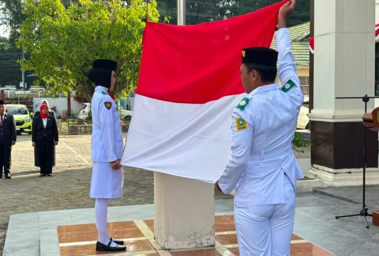 Paskibra SMK Negeri 1 Sinjai Bertugas di HUT Mahkamah Agung