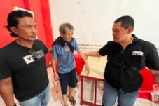 Tim Satgas SIRI Kejaksaan Agung mengamankan Tengku Muhammad Nasir, DPO terpidana perkara penyalahgunaan PAD Kota Dumai, di Pidie Jaya, Aceh, Rabu, 19 Agustus 2026.
