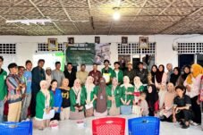 Mahasiswa KKN UIN Alauddin Makassar Posko 7 saat seminar program kerja di Tolo Utara