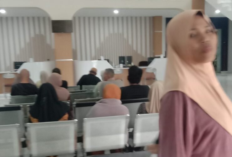 Siti Munawaroh menjalani pelayanan kesehatan di RSUD Raden Mattaher Jambi.