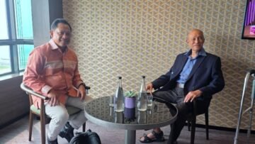 Mendagri Tito Karnavian menjenguk Wali Nanggroe Aceh Tgk. Malik Mahmud di Penang, Malaysia.