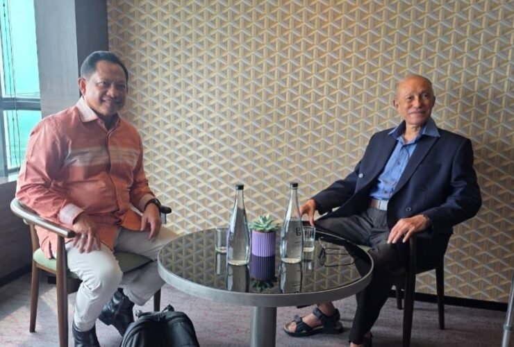 Mendagri Tito Karnavian menjenguk Wali Nanggroe Aceh Tgk. Malik Mahmud di Penang, Malaysia.