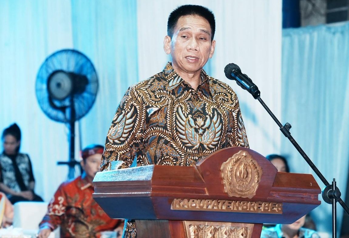 Wamendagri Akhmad Wiyagus saat membuka Brebes Culture Festival 2026 di Kabupaten Brebes, Jawa Tengah.