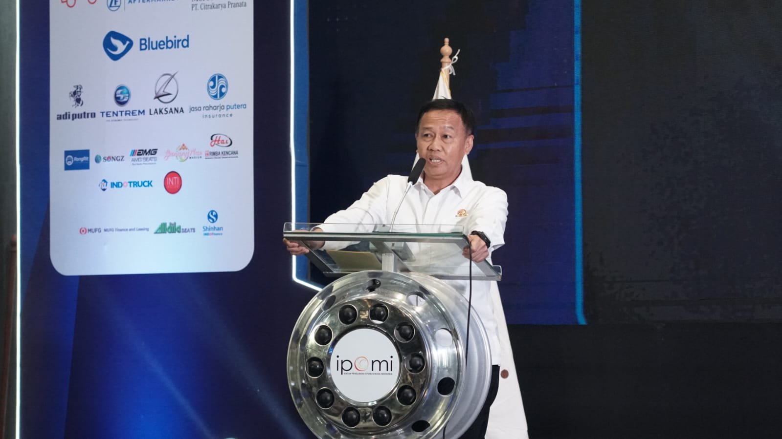 Direktur Jenderal Perhubungan Darat Aan Suhanan memberikan pengarahan dalam Community Gathering IPOMI di Jakarta, Senin (21/9/2026).