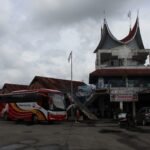 Pascabanjir Arosuka, 30 Bus AKAP Tetap Layani Penumpang di Solok
